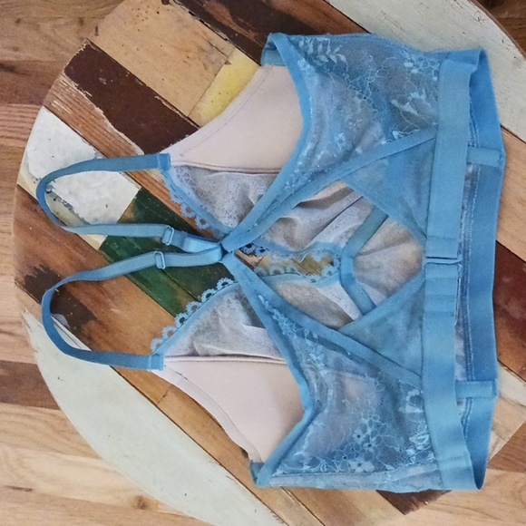 GREAT CONDITION VICTORIA SECRET VERY SEXY PLUNGE UNLINED LACE BRA SZ 32D - Picture 5 of 8